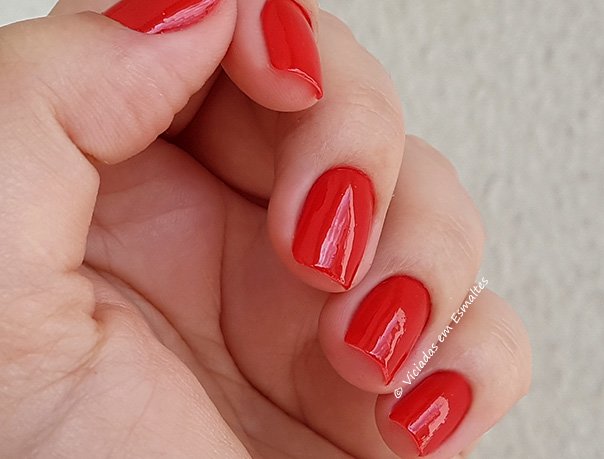 Unhas com Esmalte Ana Hickmann Pimenta