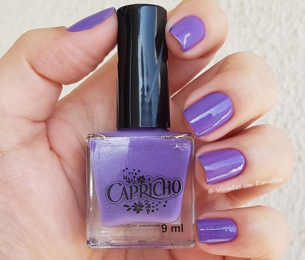 Unhas com Esmalte Capricho Me Respeita