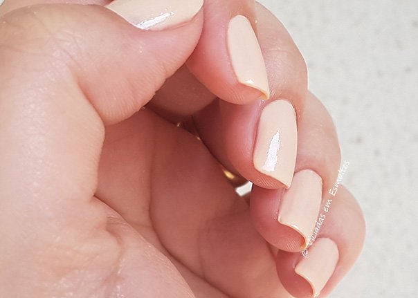 Unhas com Esmalte Preta Gil Vibes e Tal