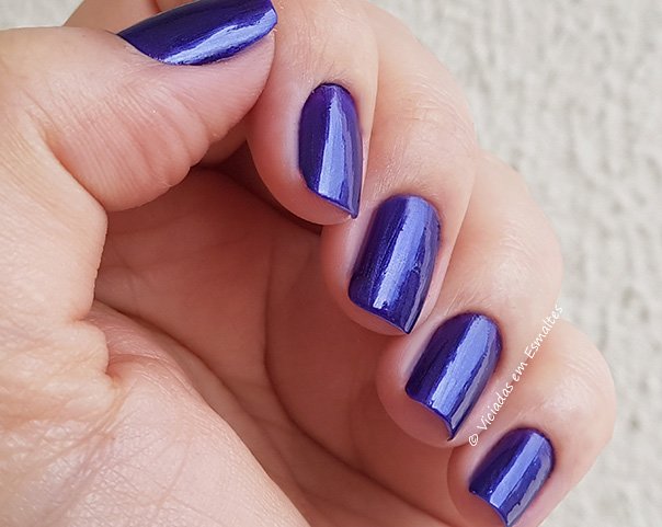 Unhas com Esmalte Anitta Cineminha