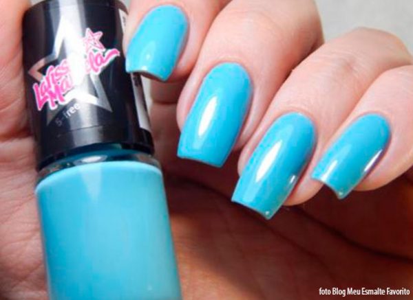 Unhas com o Esmalte Larissa Manoela Só Nos Contatinhos