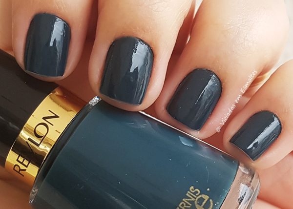 Unhas com o Esmalte Revlon Fashionista